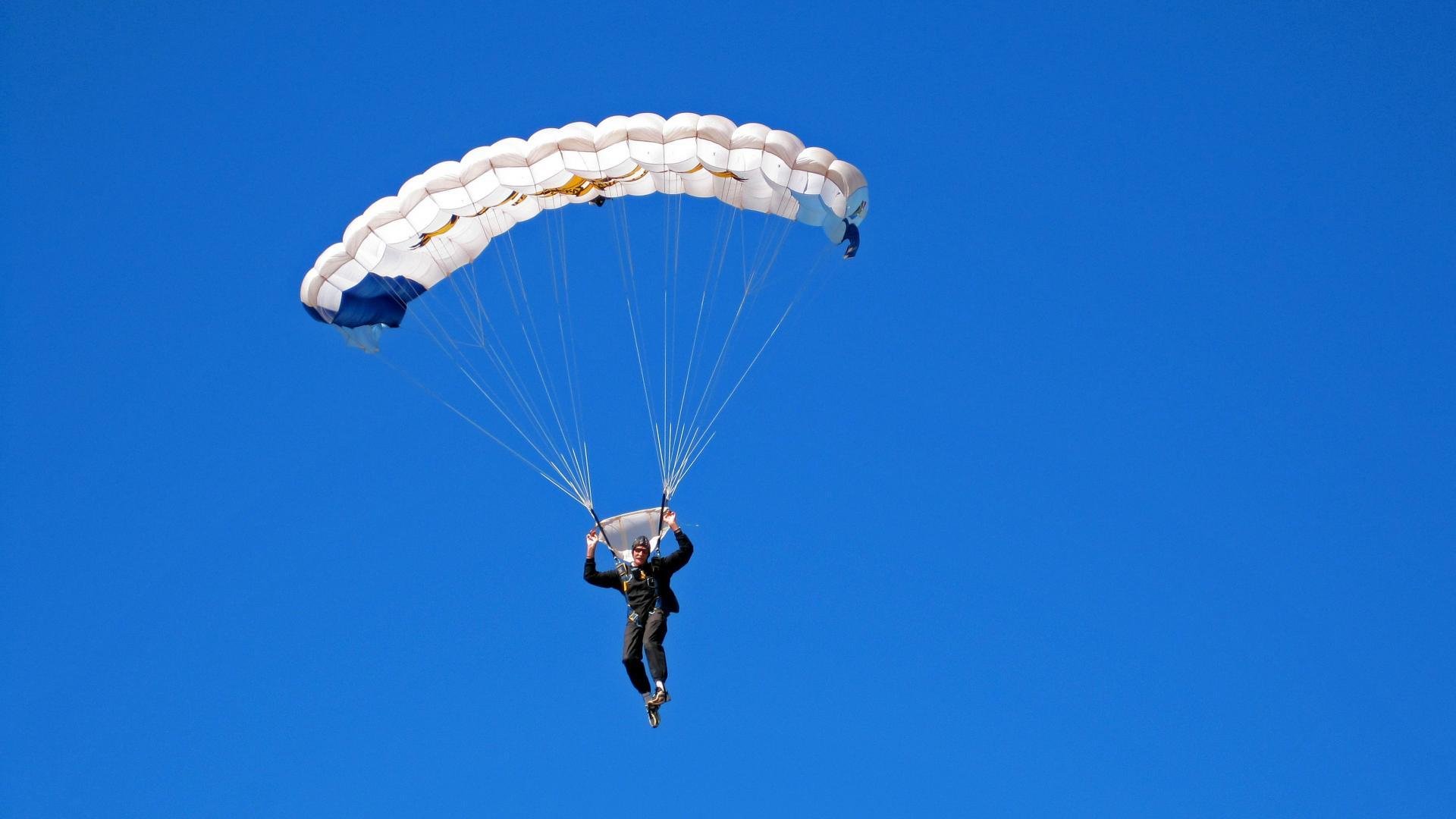 “带父母做体测”活动 心率血压由孩子记录在案