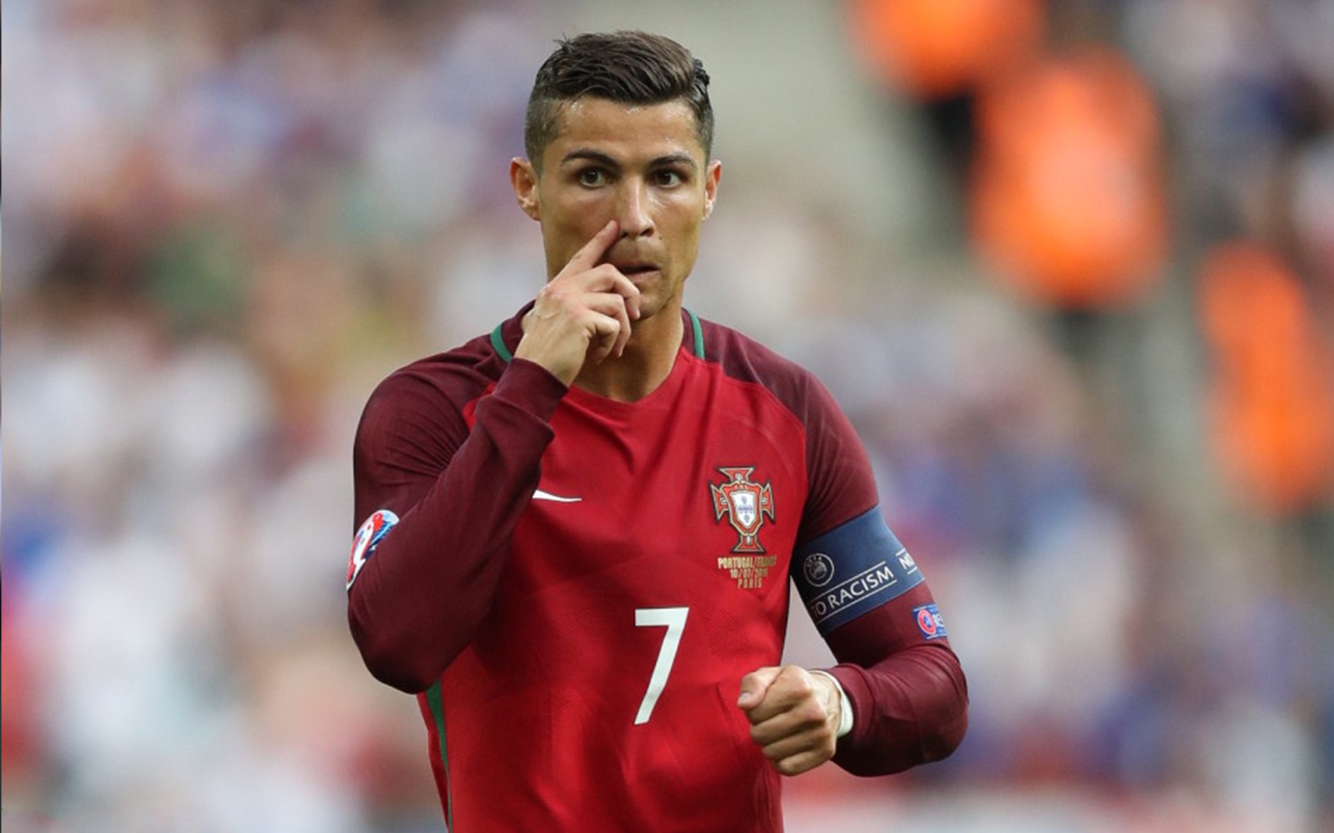 “营地家庭趣味障碍赛” 父母与孩子共同跨越软障碍